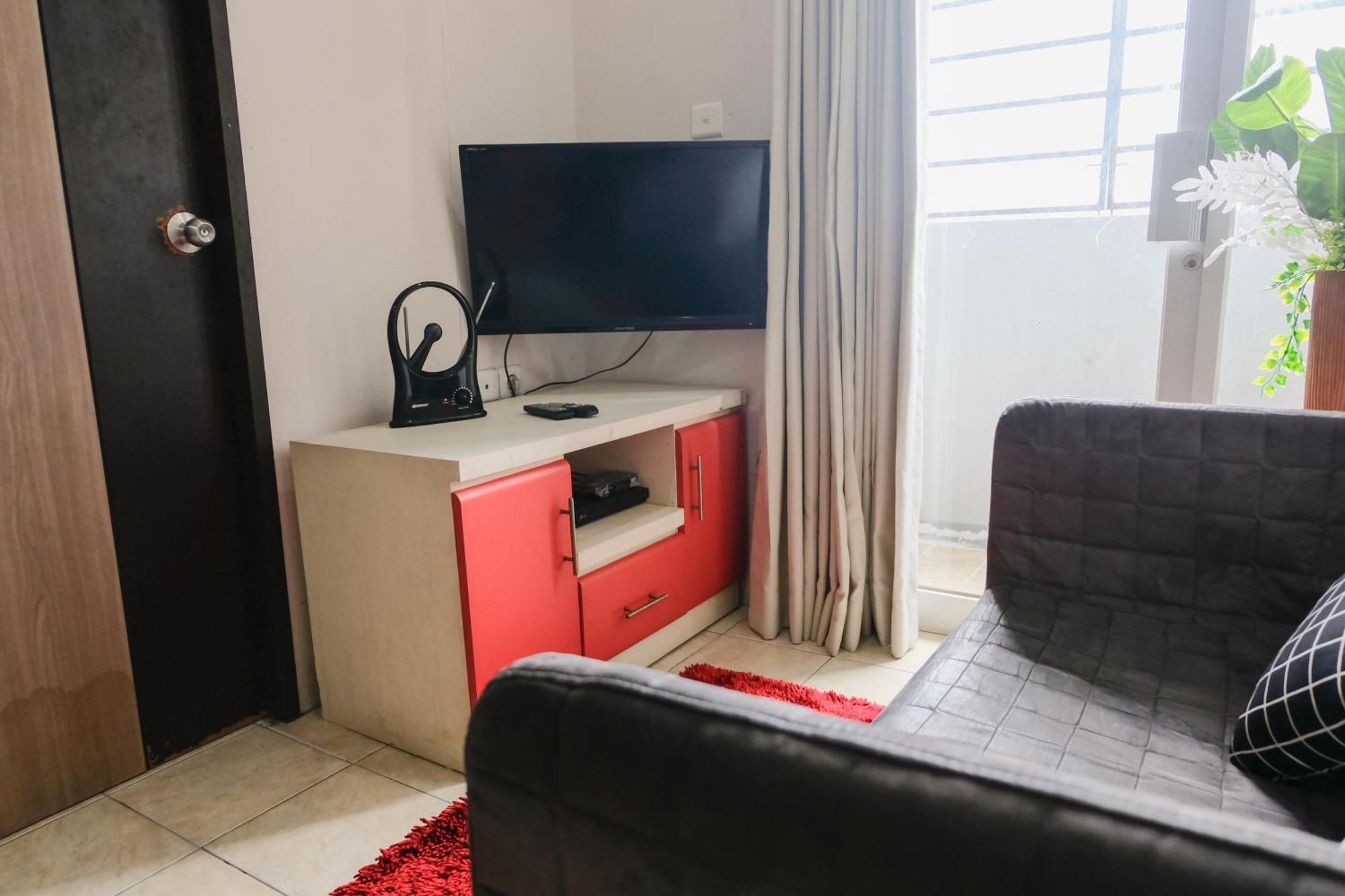 Homey 2br At The Edge By Travelio * Bandung