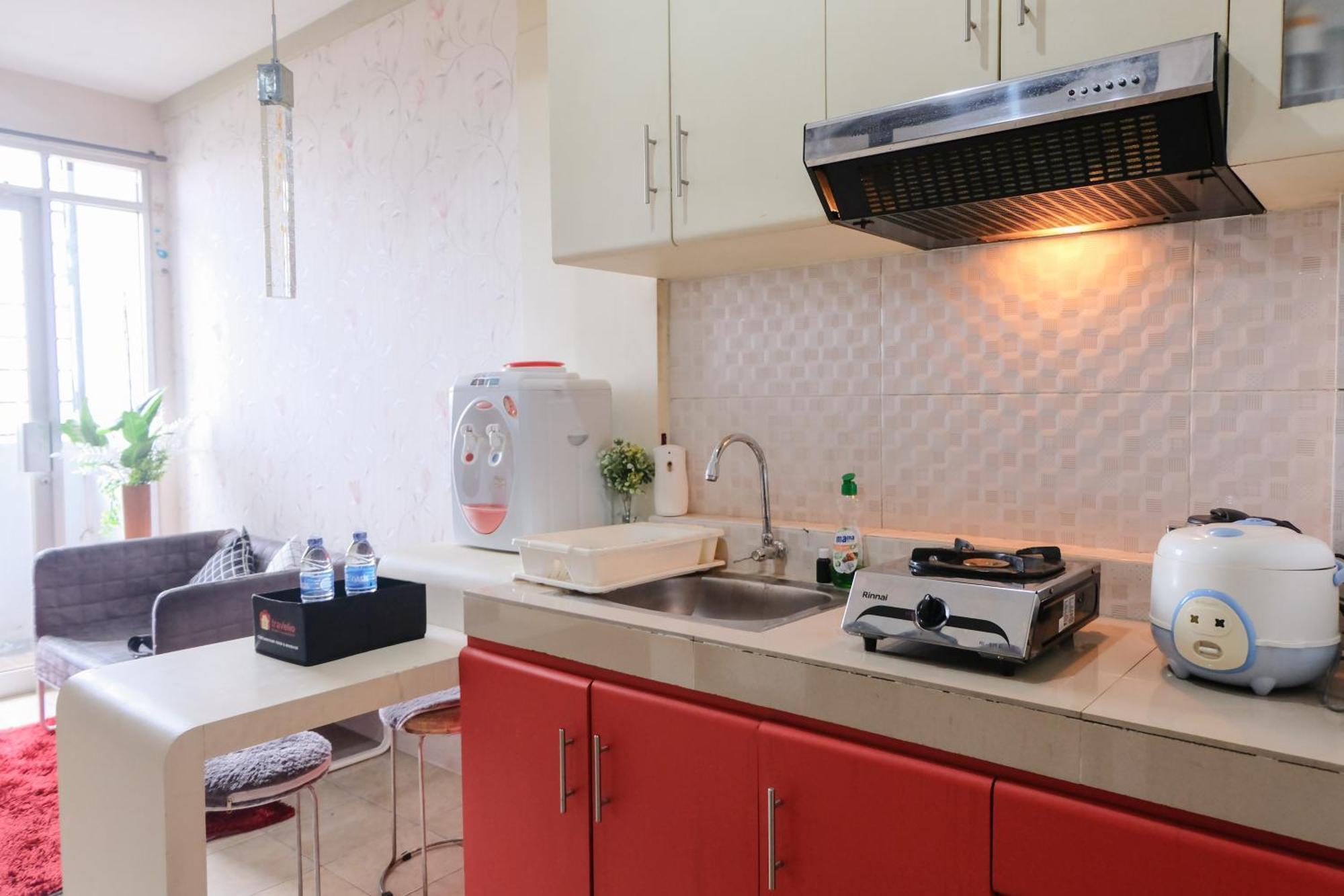 Homey 2br At The Edge By Travelio Bandung